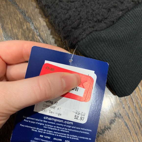 Brand new women’s Champion sweatshirt crew small - Picture 4 of 8